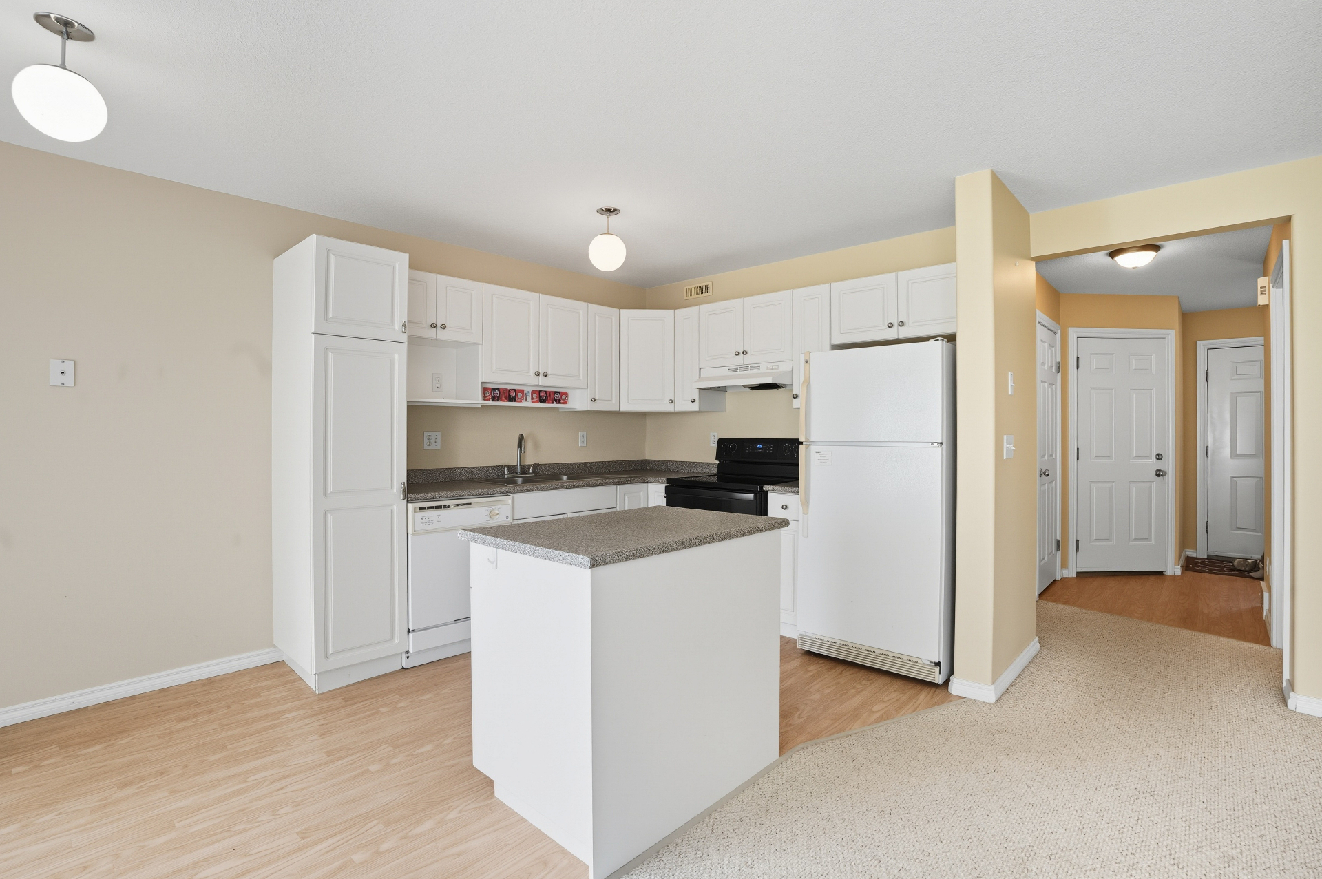 Briarwood 社区联排出售 · 127 Banyan Crescent #34——林与唐地产 - 2